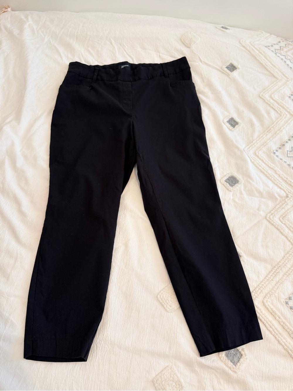 Reitmans Black Cropped Straight-Leg Pants